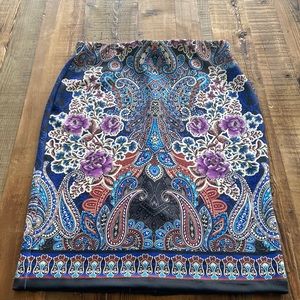 Gorgeous pencil skirt with unique pattern. Never worn.